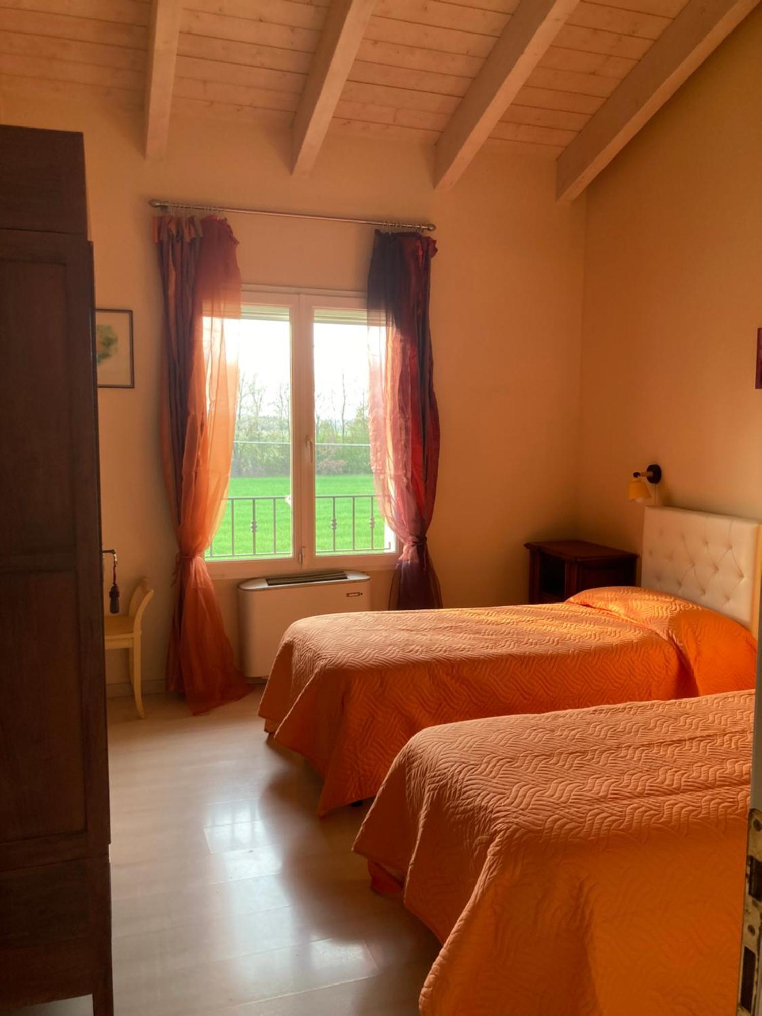 Lotus Country House Crespellano Ngoại thất bức ảnh